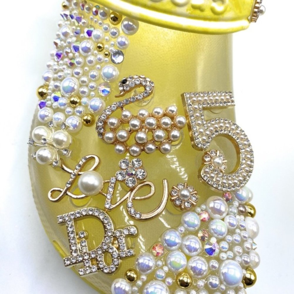 LEMONADE YELLOW TRANSLUCENT CLOGS WITH CHARMS - Picture 2 of 5